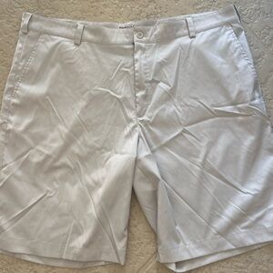 NWOT NikeGolf Dri-fit Golf Shorts size 40